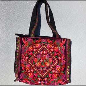 Multicolored knit bag